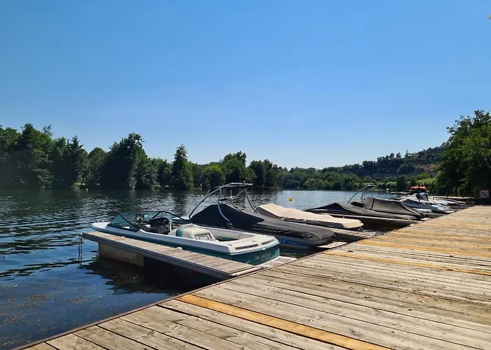 Maison De La Plume 펜션 *