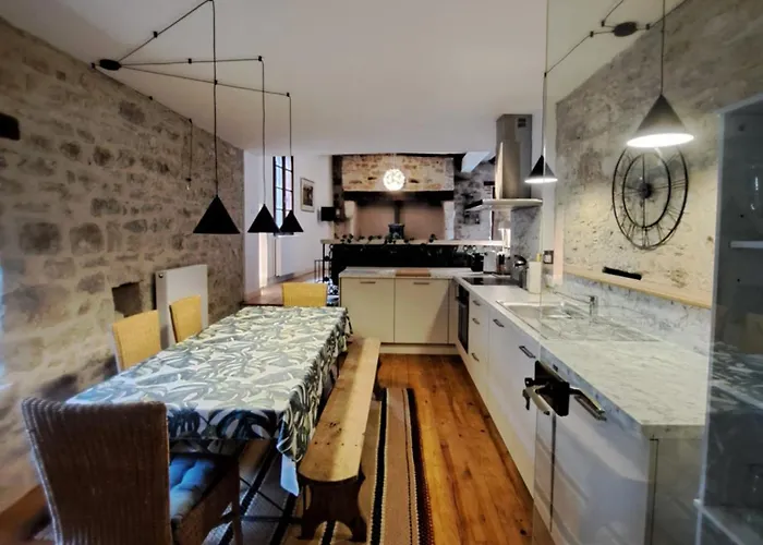 Maison De La Plume 펜션 *